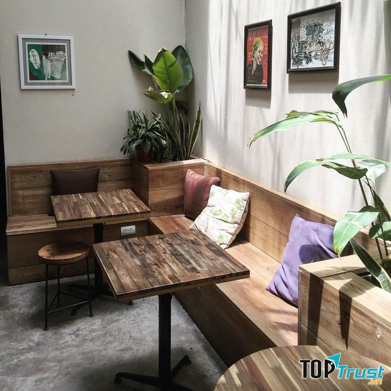 Tranquil Book & Coffee - Cafe sách cho người độc thân