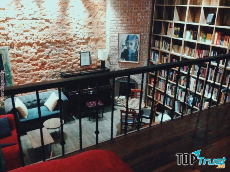 Tranquil Books & Coffee