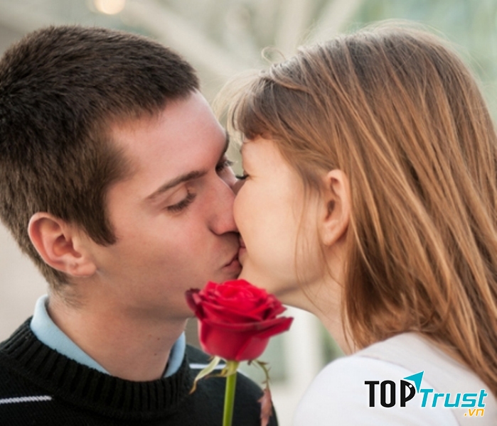 Những nụ hôn ngọt ngào chính là gia vị của tình yếu