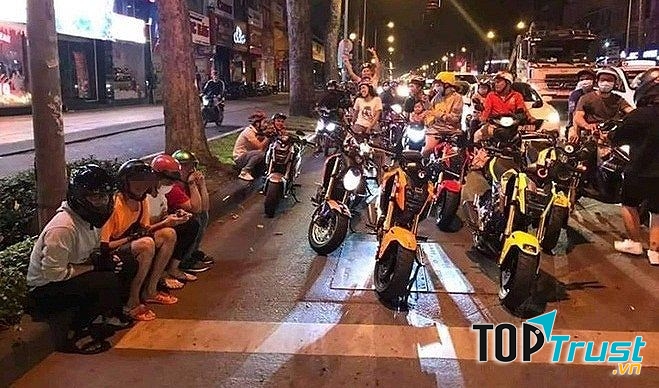 Trào lưu “Bỏ xe trống chờ đèn đỏ”