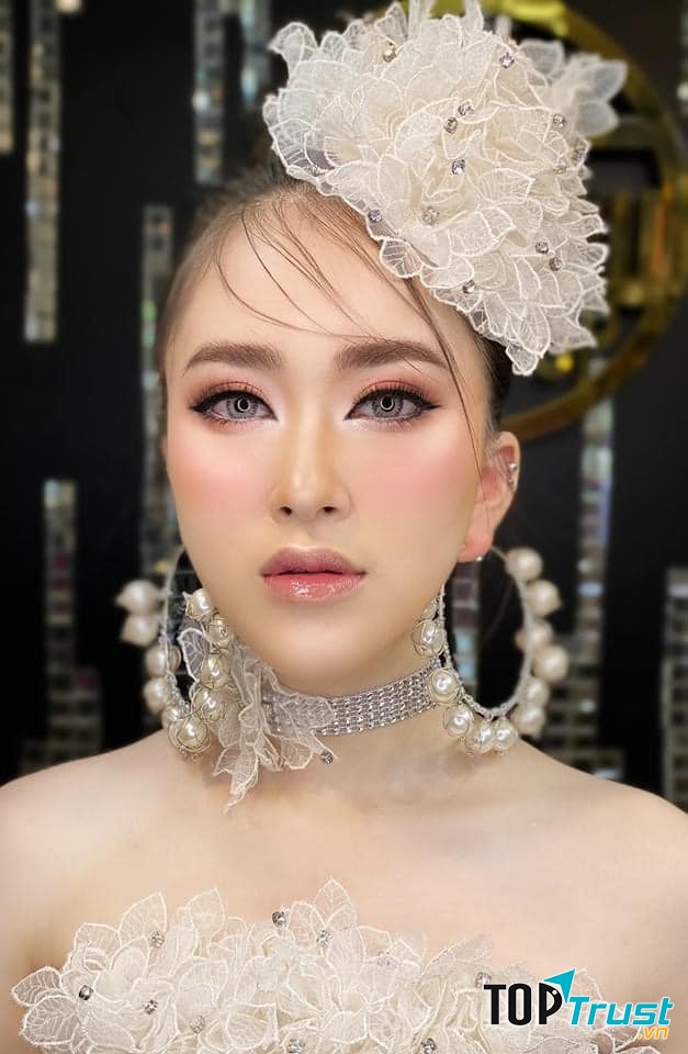 Trathule MakeUp Academy