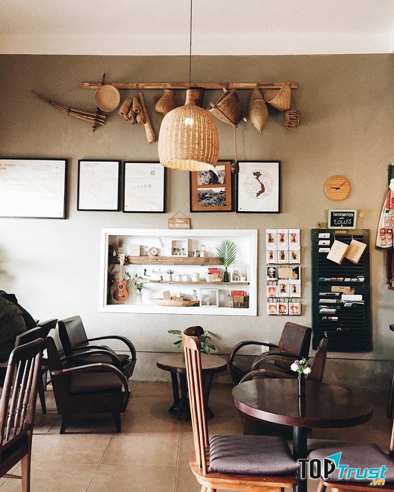 Cafe Hugger Cafe có nhiều khôgn gian để khách hàng thỏa thích sống ảo