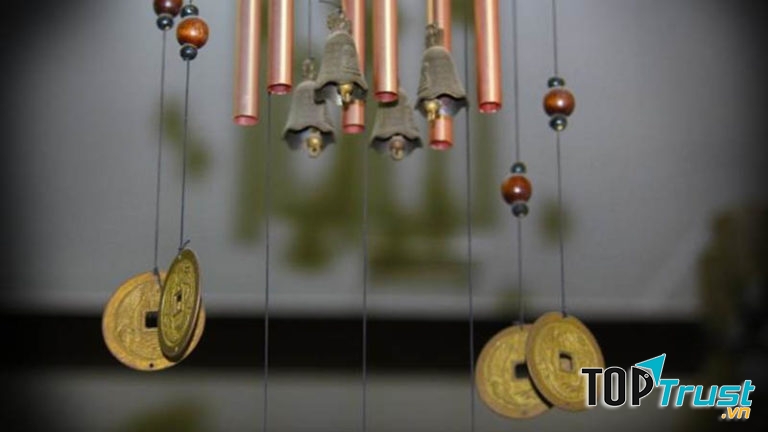Treo chuông gió