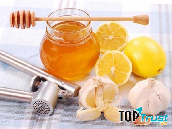 Mật ong có nhiều cách dùng kết hợp với thành phần khác để trị ho