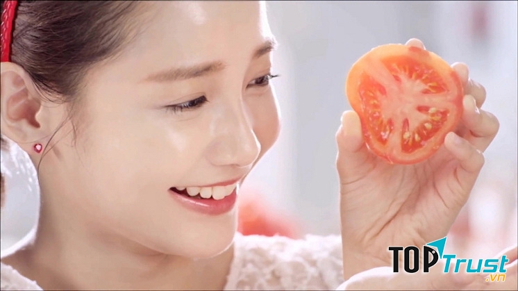 Trị mụn bọc với cà chua