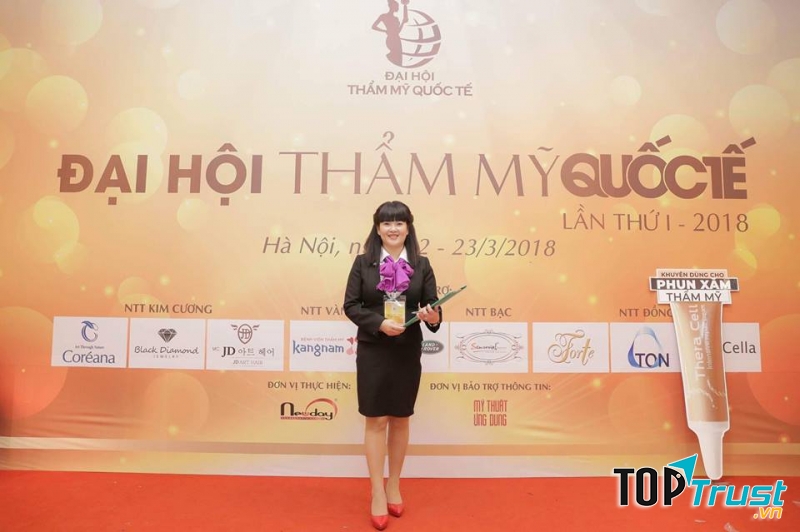 Trị mụn Hang Oliver