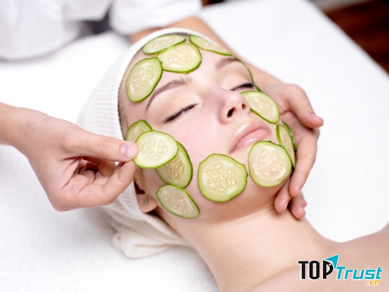 Dưa leo giúp giải nhiệt, một trong những phương thuốc trị mụn từ thiên nhiên phổ biến nhất.