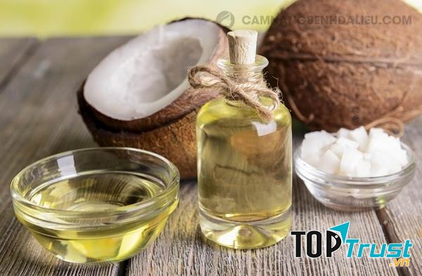 dầu dừa chứa Linoleic acid - đây là một chất chống viêm tự nhiên rất tốt trong việc cải thiện chất sừng ở móng