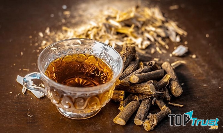 Trị rụng tóc tại nhà bằng cam thảo