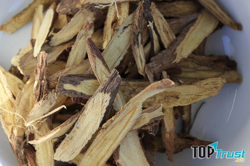 Trị rụng tóc tại nhà bằng cam thảo