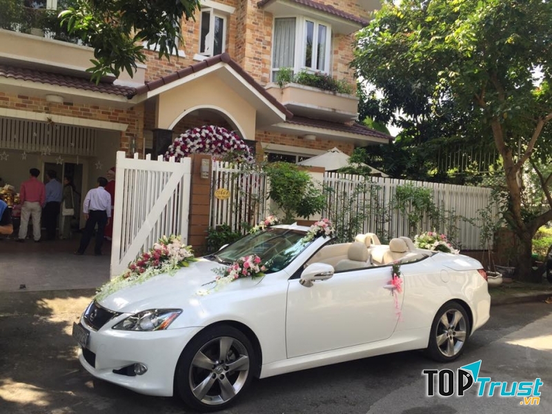 Xe cưới hiện đại, sang trọng