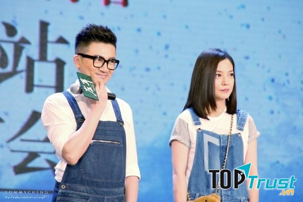 Gặp nhau và cùng kết hợp trong bộ phim Hoàn Châu Công Chúa, cặp đôi Tiểu Yến Tử và Thập Ngũ A Ca Vĩnh Kỳ nhanh chóng trở thành hiện tượng đẹp của màn ảnh Trung Quốc.