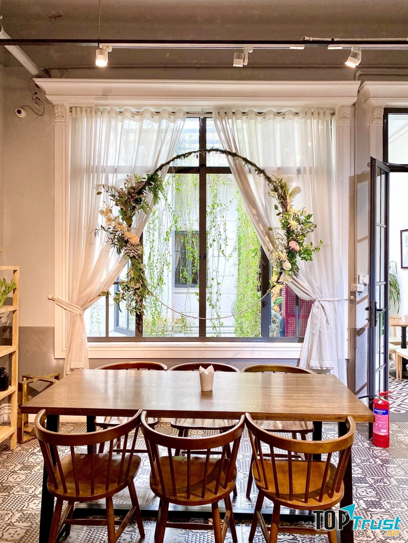 Trill Bistro - Chi nhánh Hàng Buồm