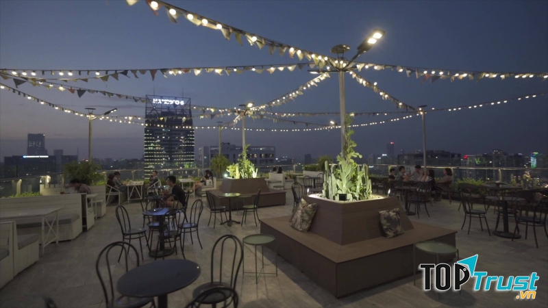 Trill Rooftop Café được xem là một trong những quán cà phê “hot” nhất ở Hà Nội