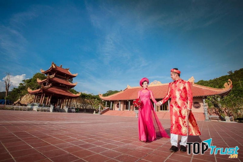 Tripp Phan Studios luôn cập nhật những kiểu dáng thiết kế mới nhất hiện nay để hợp với thị hiếu khách hàng