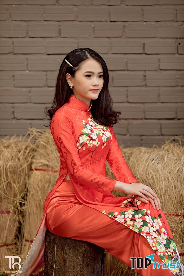 Với nhiều năm kinh nghiệm trong lĩnh vực cho thuê áo dài, Tripp Phan Studios mang lại cho quý khách hàng nhiều sự lựa chọn hơn từ áo dài truyền thống đến áo dài cách tân