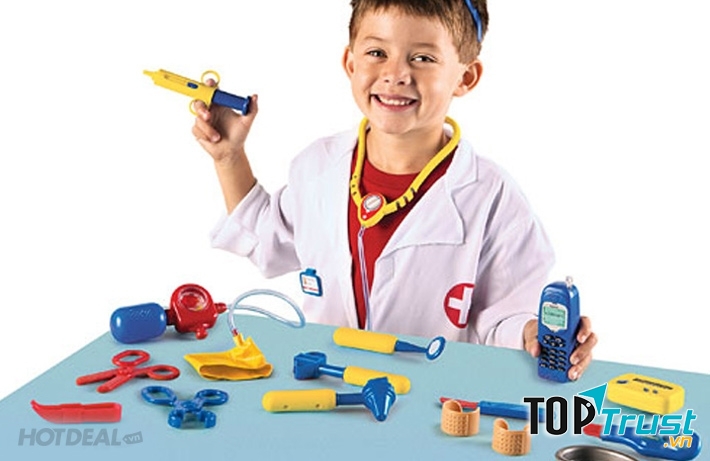 Các bé thường thích đóng vai các nhân vật trong truyện hoặc ngoài đời.