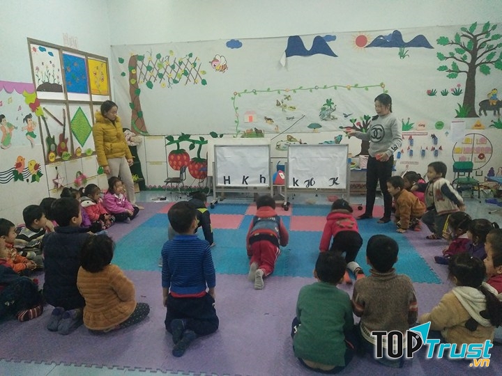 Trò chơi làm theo hiệu lệnh của cô