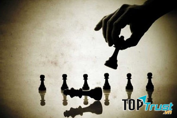 Những người già có nhiều thời gian rảnh có thể lựa chọn hình thức chơi cờ hoặc nhạc cụ để duy trì trí nhớ của mình.