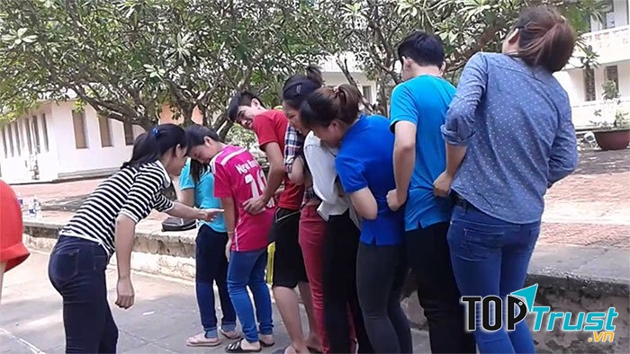 Trò chơi trung thu tập thể: Cam quýt mít dừa