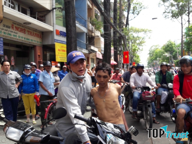 Người dân bắt được kẻ gian ăn cắp