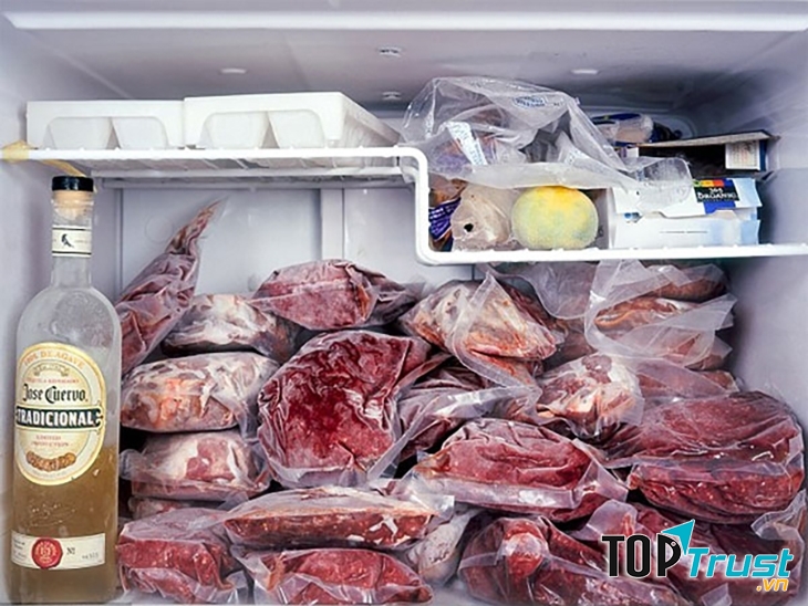 Trữ đồ ăn tươi sống trong tủ lạnh quá lâu ngày