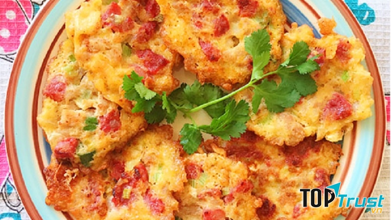 Trứng chiên lạp xưởng