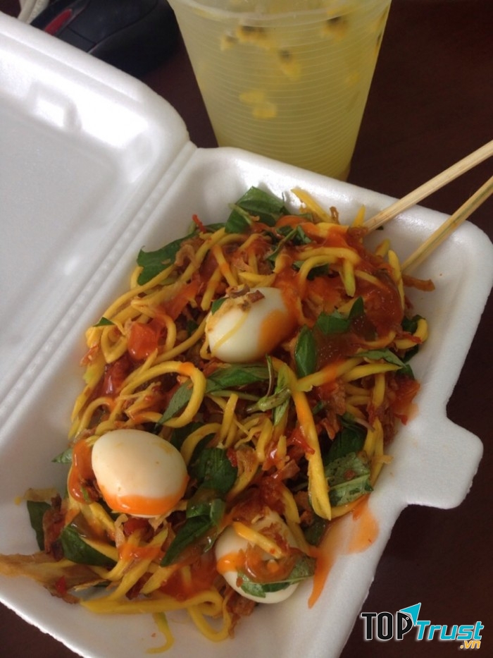 Trứng cút lắc