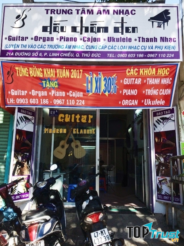 Trung tâm âm nhạc Dấu Chấm Đen