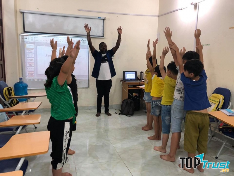 Một buổi học tại  Trung Tâm Anh Ngữ Etina