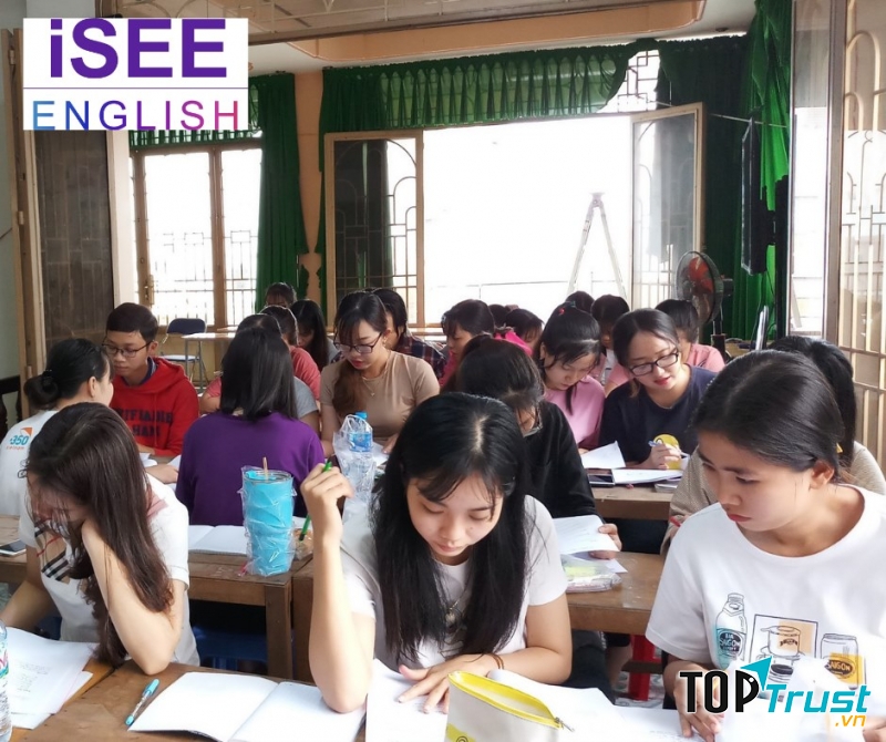 Học viên đang thực hành