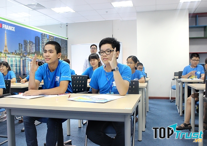 Các bạn học viên trong lớp