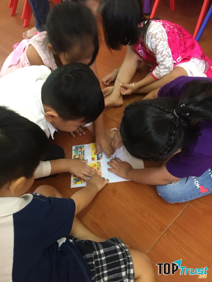 Học viên học tập tại lớp