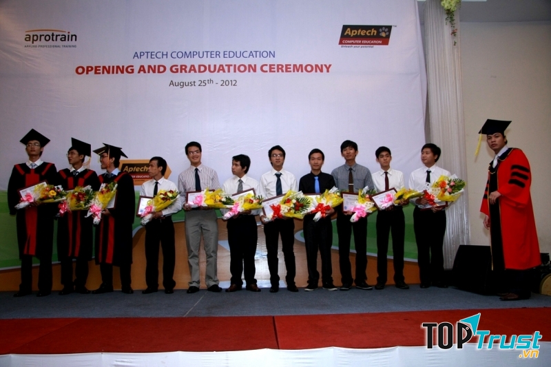 Trung tâm Aprotrain – Aptech khai giảng năm học mới