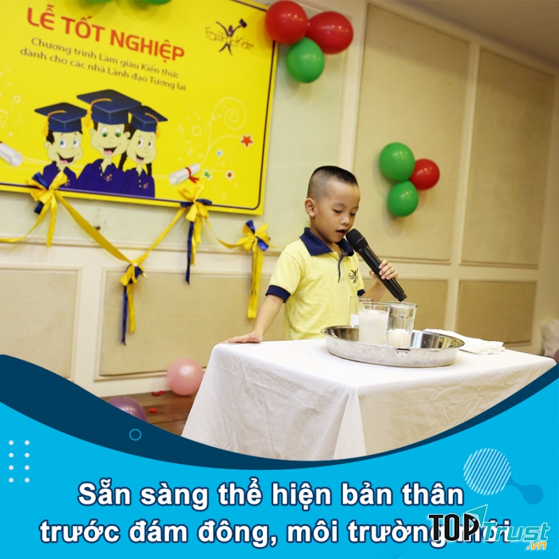Trẻ tự tin, mạnh dạn hơn qua các lớp tại Trung tâm Bé thông minh