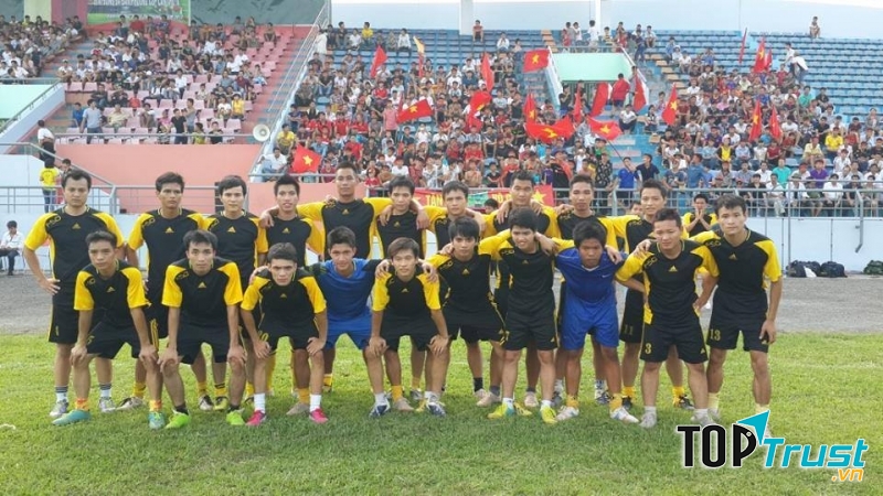 Lớp dạy bóng đá người lớn