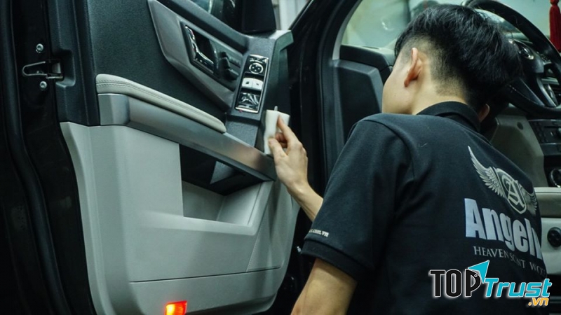 Trung tâm chăm sóc xe hơi Báo Đỏ