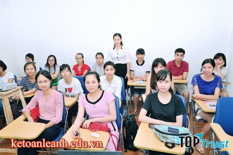 Trung tâm Kế toán Lê Ánh, trao kinh nghiệm, tặng tương lai