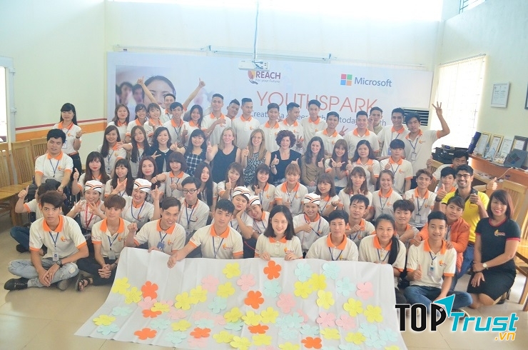 Trung tâm đào tạo marketing online REACH