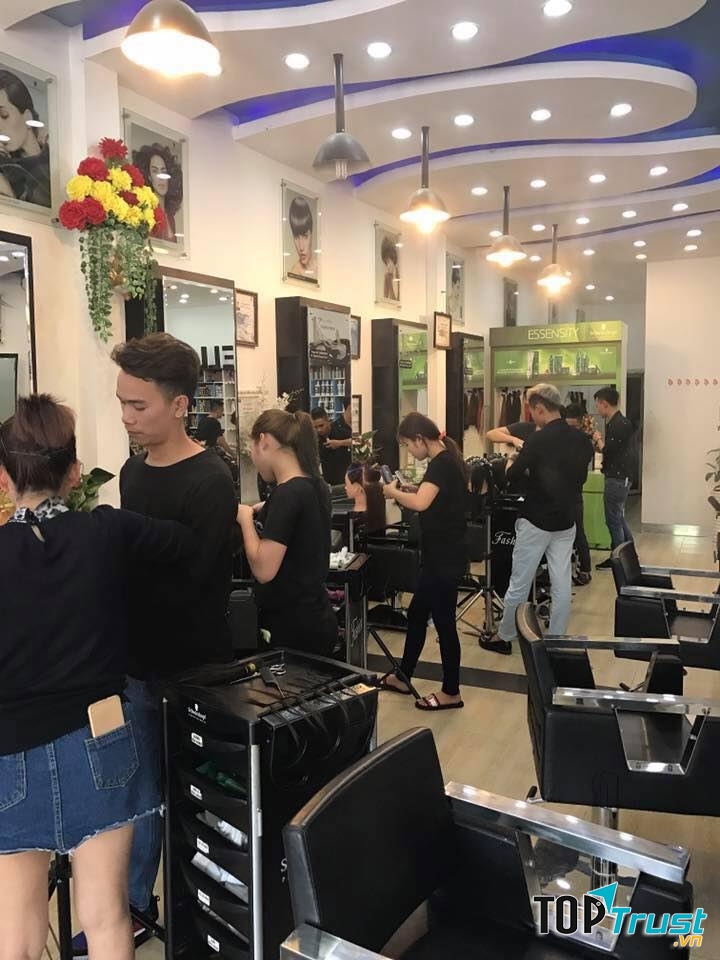 Trung Tâm Đào Tạo Nghề Tóc Đẹp Cắt-Uốn-Tóc Khánh Phong Cách