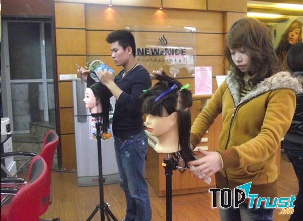 Trung tâm đào tạo nghề tóc New&nice - nơi đào tạo nghề tóc uy tín nhất tại Hà Nội