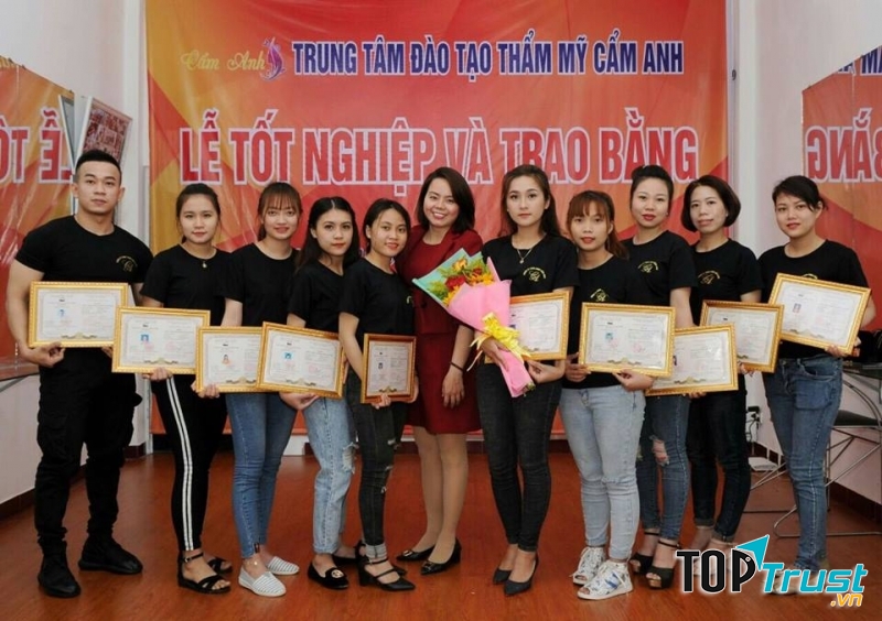 Trung tâm đào tạo thẩm mỹ Cẩm Anh