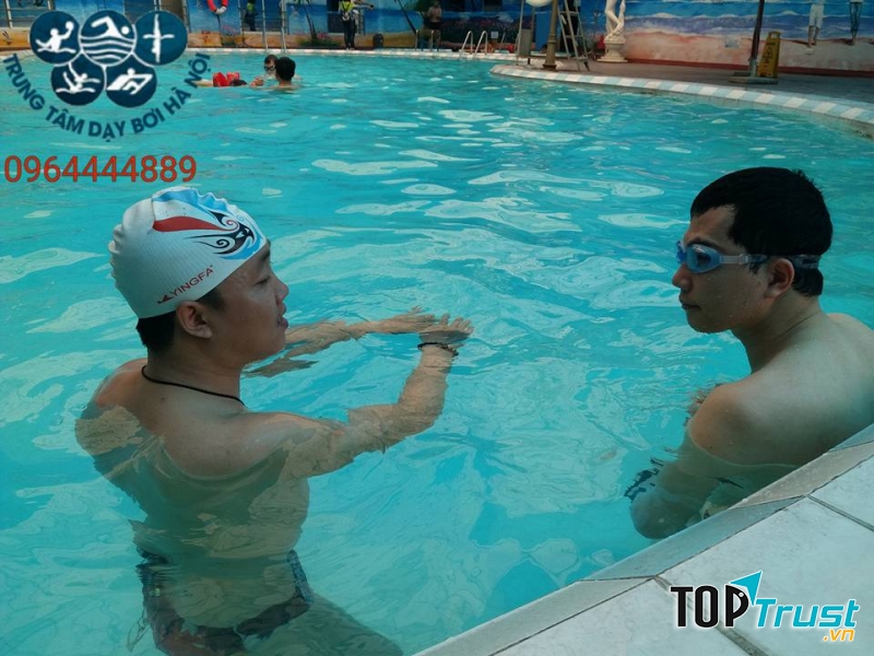 Giáo viên với kinh nghiệm nhiều năm luôn tận tình chỉ dạy