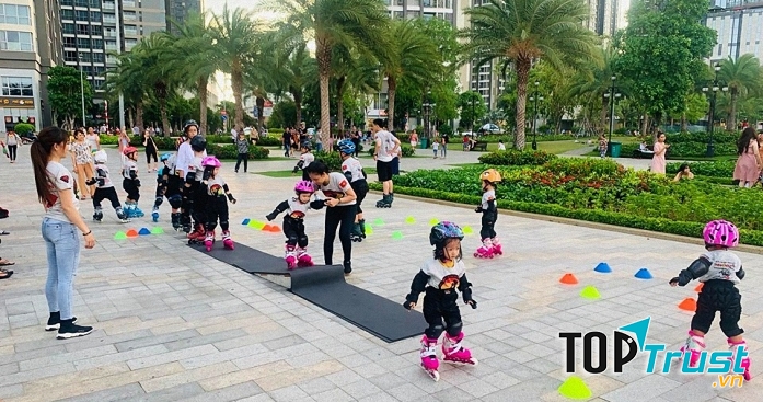 Dạy trượt patin cho trẻ em