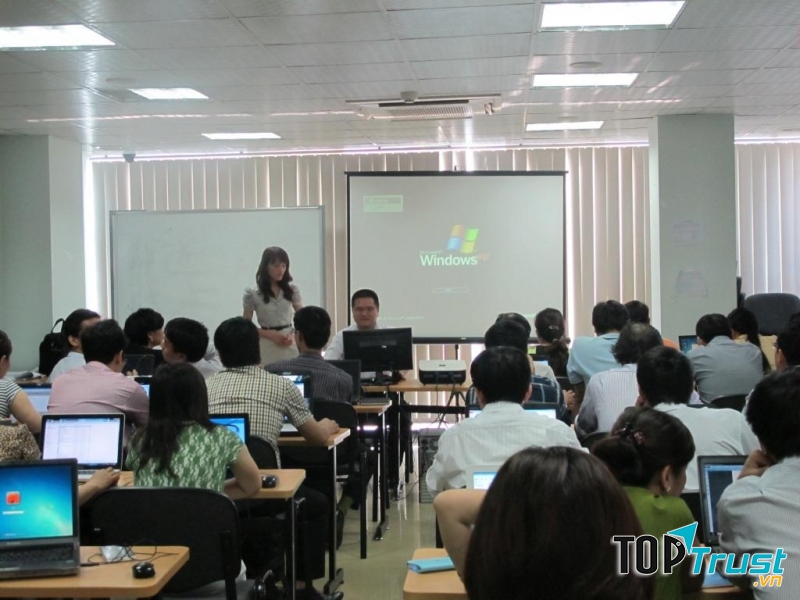 Trung Tâm Điện Tử Tin Học Tiến Minh áp dụng chương trình đào tạo chuẩn quốc tế