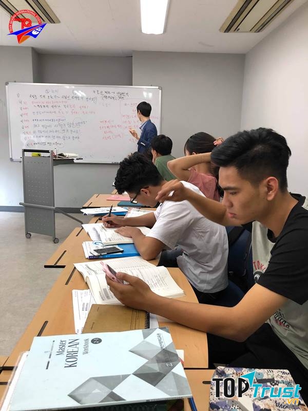 Trung tâm du học Trần Quang