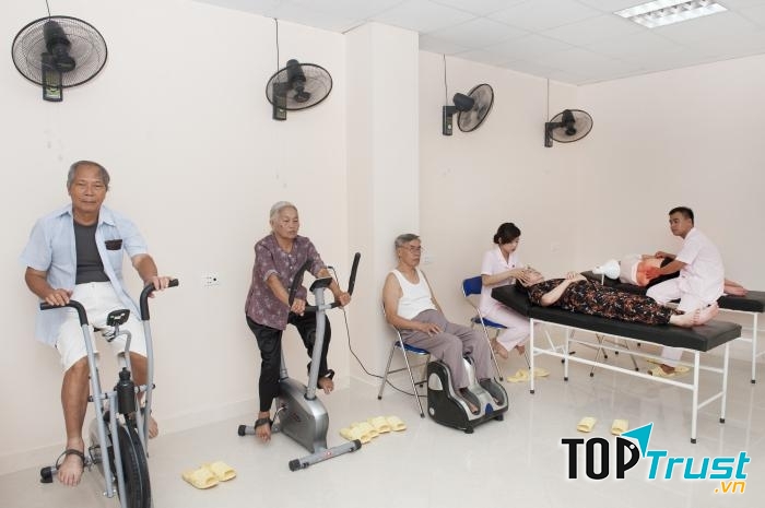 Phòng chăm sóc sức khỏe cho người cao tuổi của trung tâm