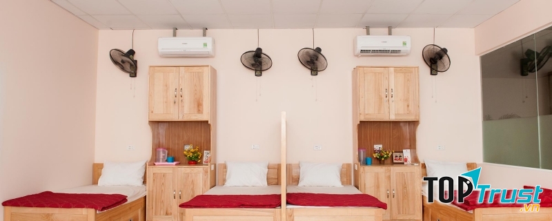 Phòng ngủ 4 giường đầy đủ tiện nghi của trung tâm dưỡng lão Diên Hồng