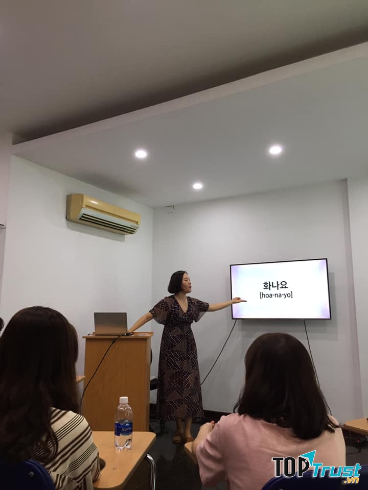 Trung tâm Hàn ngữ Sky