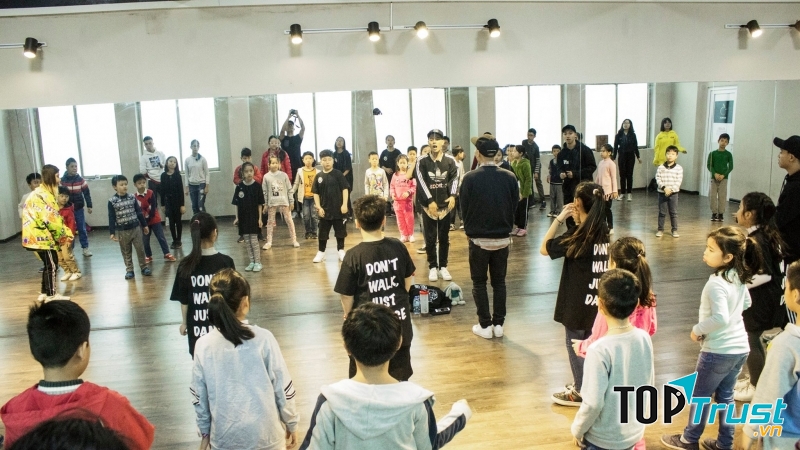 Hanoi Dance mang đến hàng loạt các lớp tập từ cơ bản tới nâng cao cho các bạn trẻ